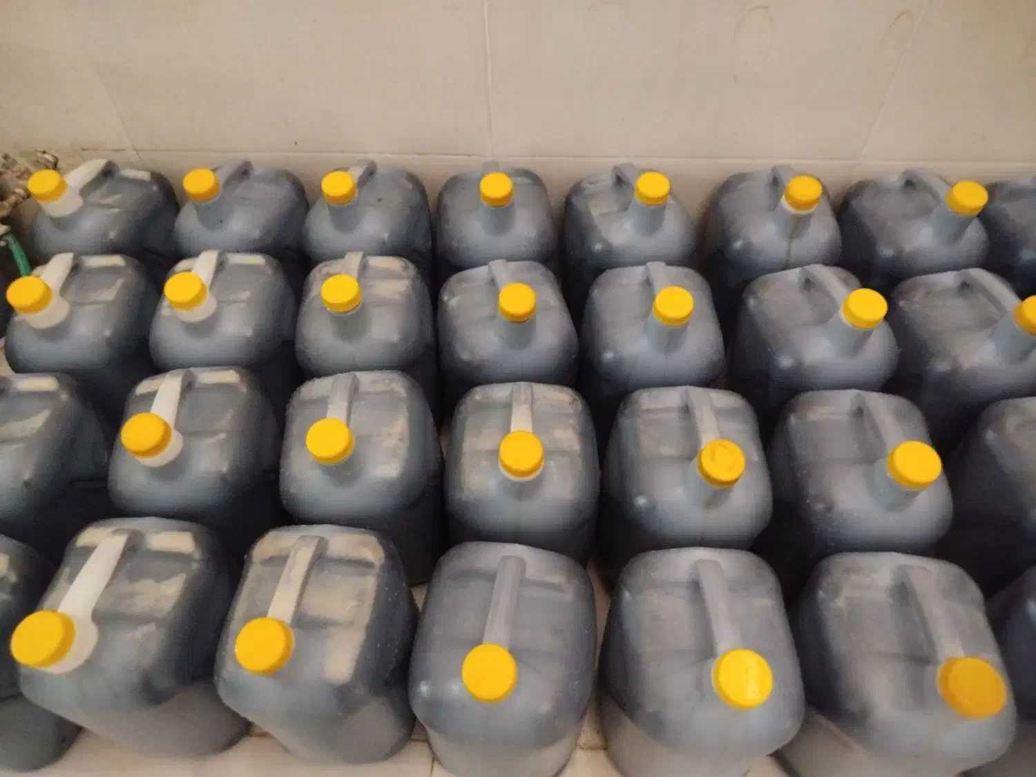 شیره انگور درجه یک|خوردنی و آشامیدنی|دشمن زیاری, |دیوار