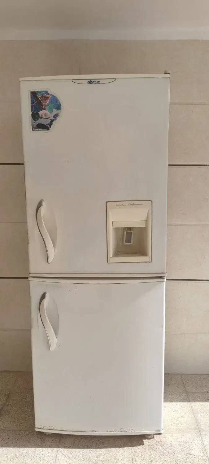 یخچال فریزر هیمالیا آبسردکن دار بسیار سالم|یخچال و فریزر|برخوار, |دیوار