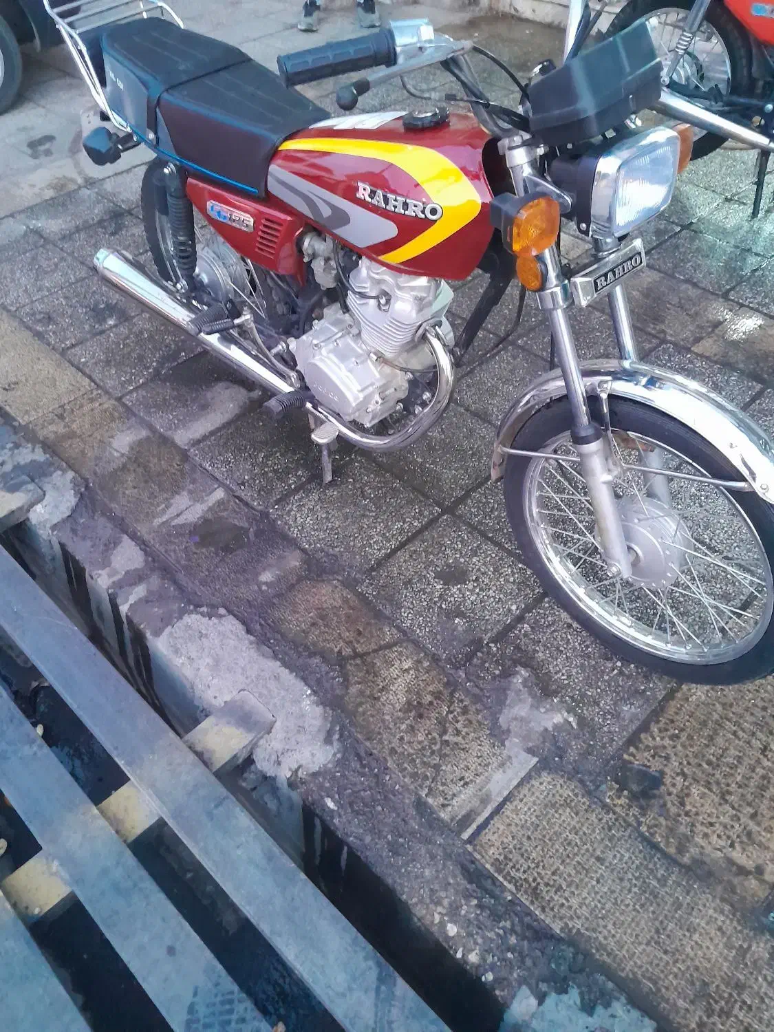 رهرو ۹۵ در حد خشک|موتورسیکلت|شیراز, لاله|دیوار