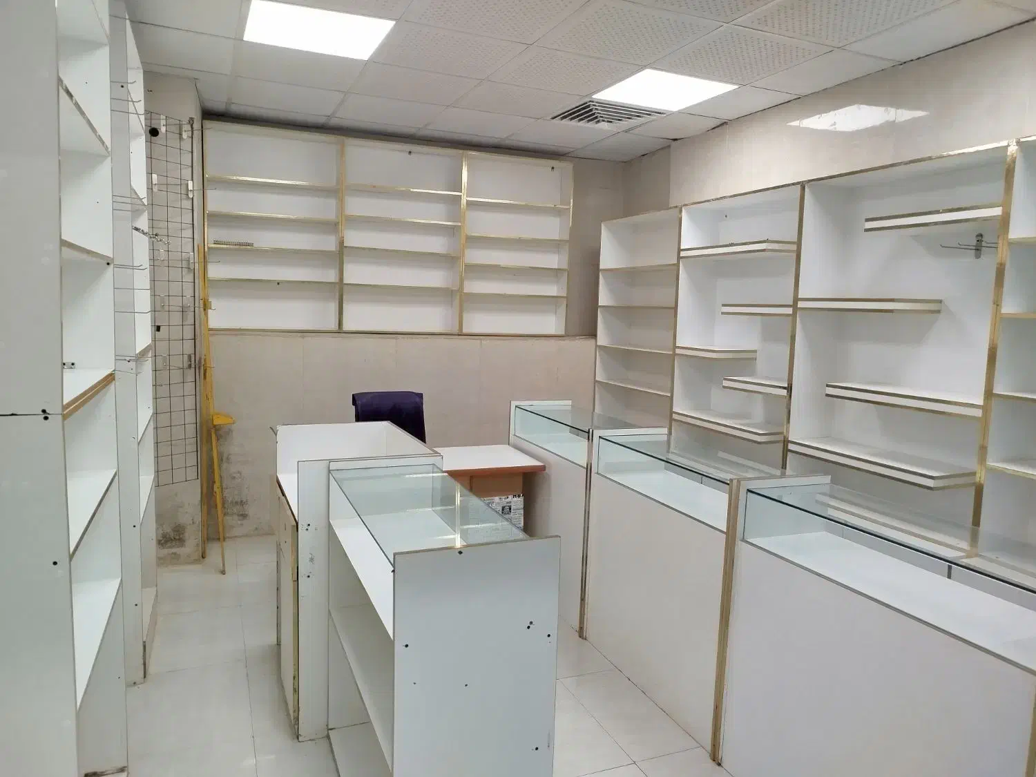 فروش فوری دکور مغازه|فروشگاه و مغازه|پرند, فاز ۶|دیوار