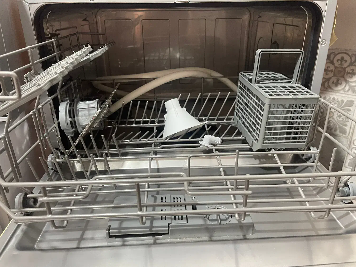 ماشین ظرفشویی رومیزی کم کارکرد|ماشین ظرفشویی|لنگرود, |دیوار