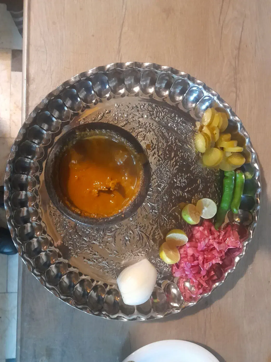 کمک اشپز یا کارگر ساده|استخدام خدمات فروشگاه و رستوران|تهران, فلسطین (میدان انقلاب)|دیوار