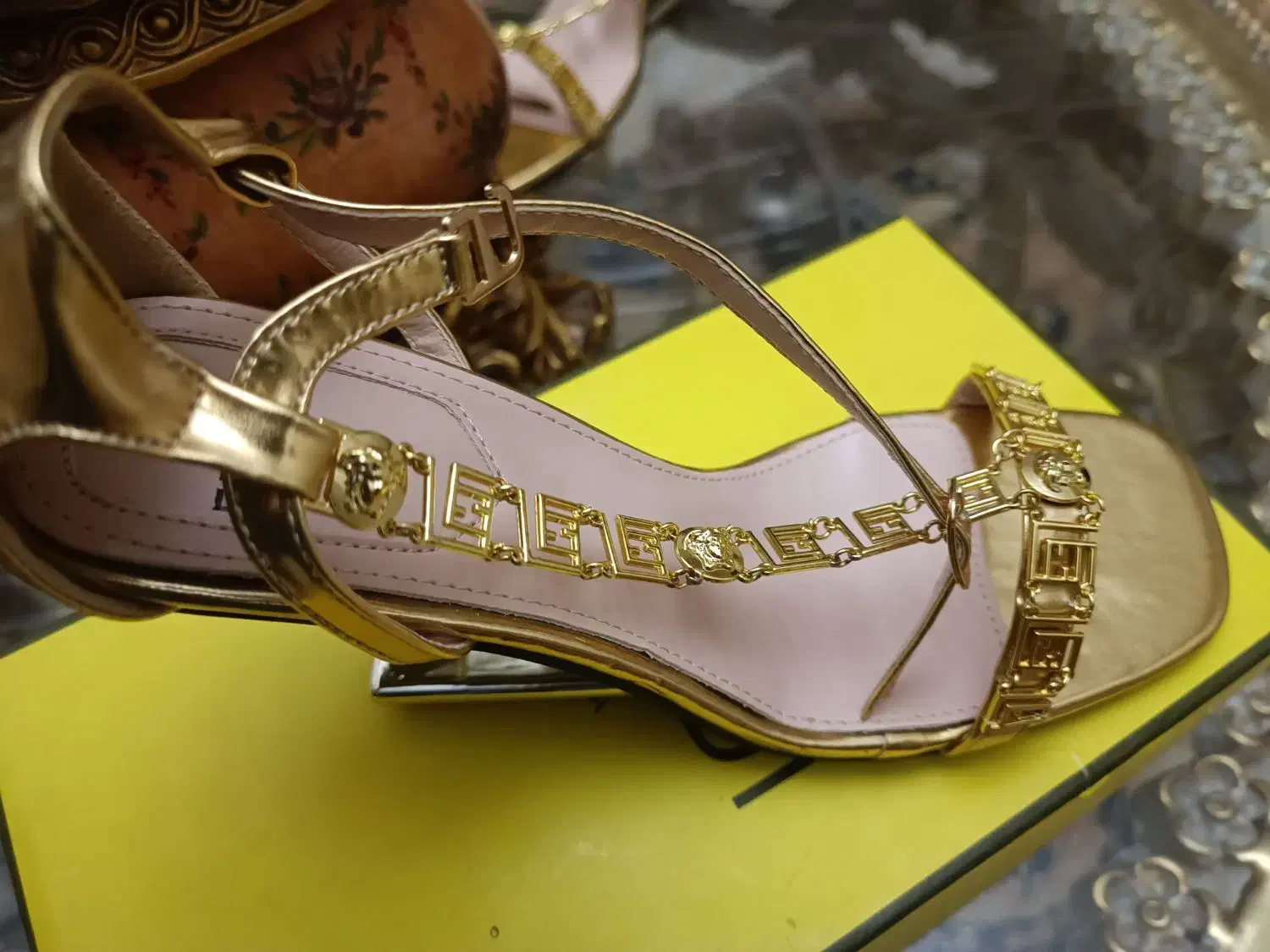 کفش وارداتی برند فندی|کیف، کفش، کمربند|تبریز, |دیوار