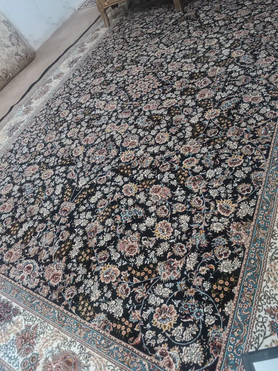 تعویض فرش ۹متری افشان با کرمی|فرش|بروجرد, |دیوار