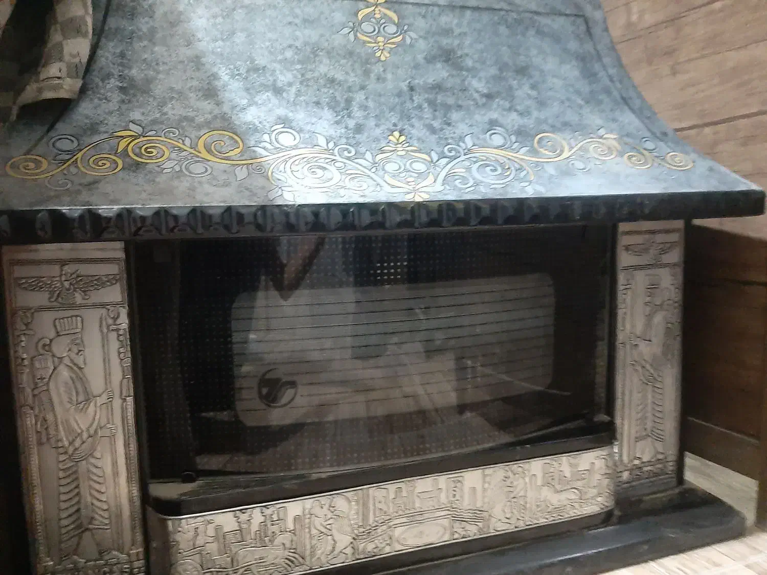 بخاری شومینه ای نقره ای|بخاری، هیتر، شومینه|قرچک, داوود آباد|دیوار