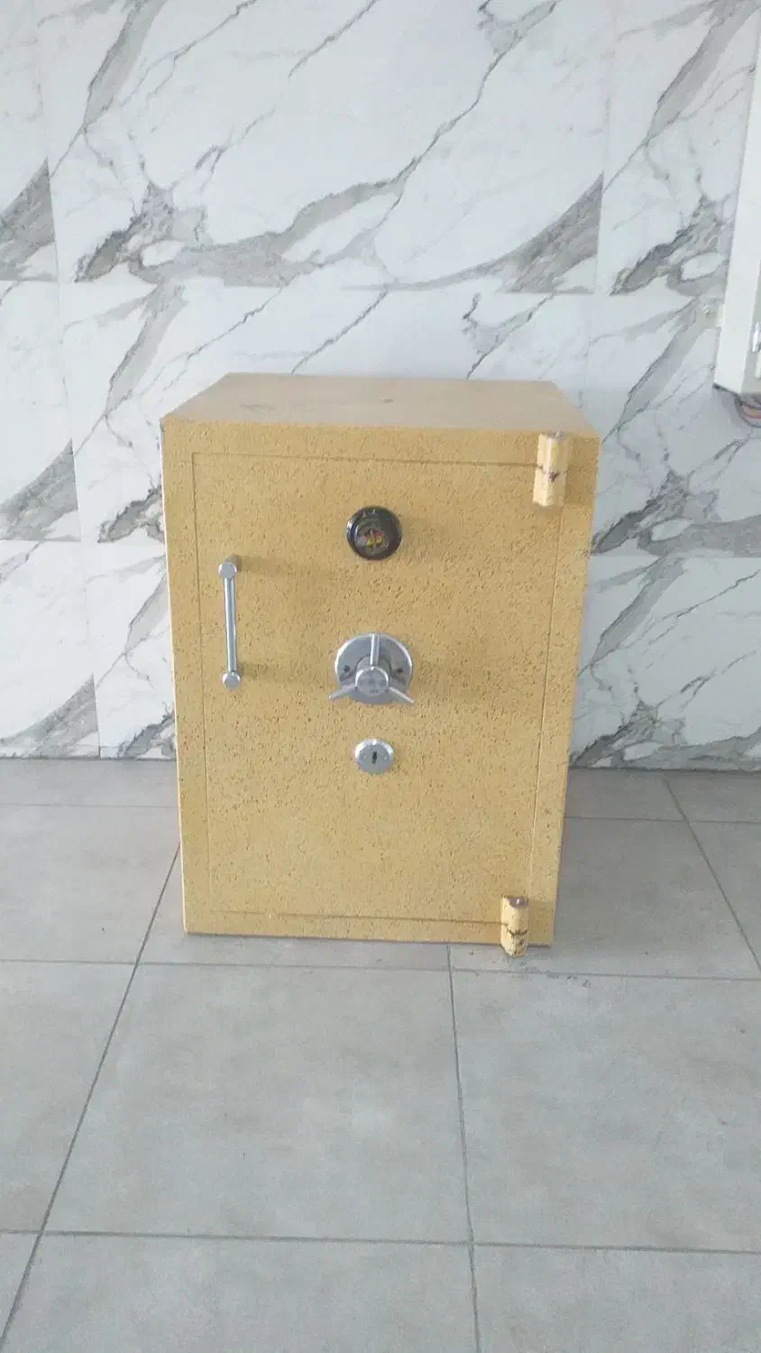 گاو صندوق|ابزارآلات|سراب, |دیوار