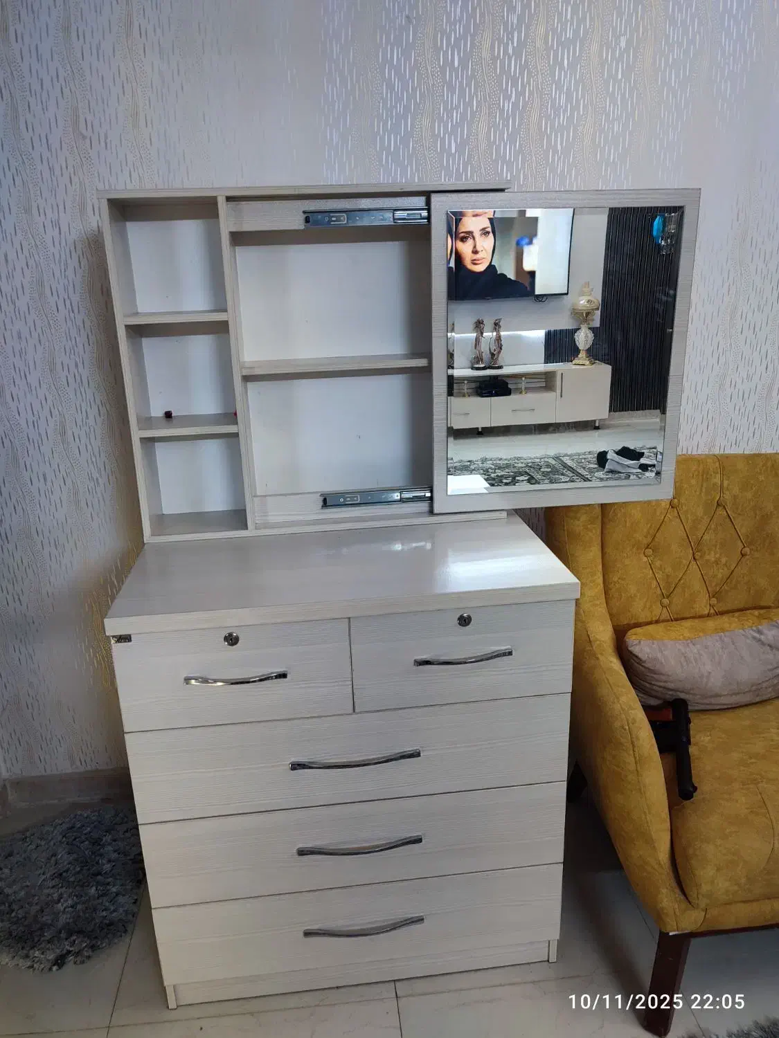 میز آرایش کشودار|مبلمان خانگی و میز عسلی|اسلام‌شهر, مطهری|دیوار