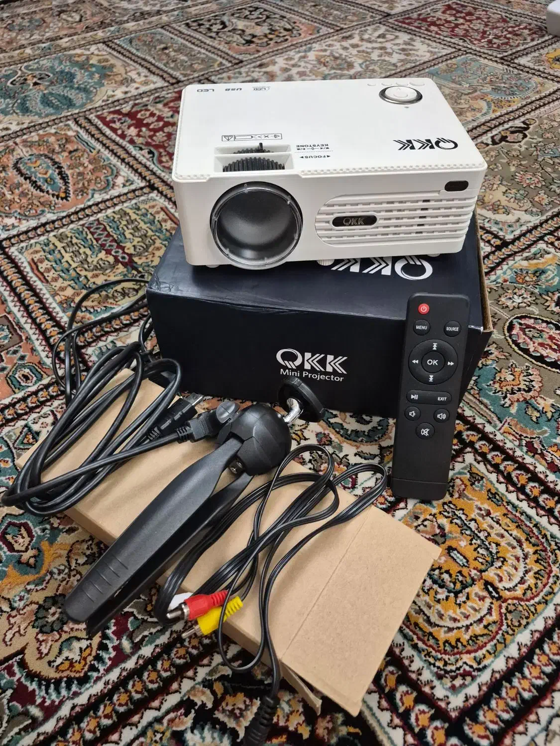 پروژکتور QKK Mini Projector در حد نو|تلویزیون و پروژکتور|تهران, پونک|دیوار