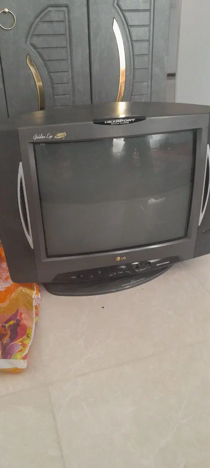 تلویزیون ال جی|تلویزیون و پروژکتور|پرند, فاز ۶|دیوار