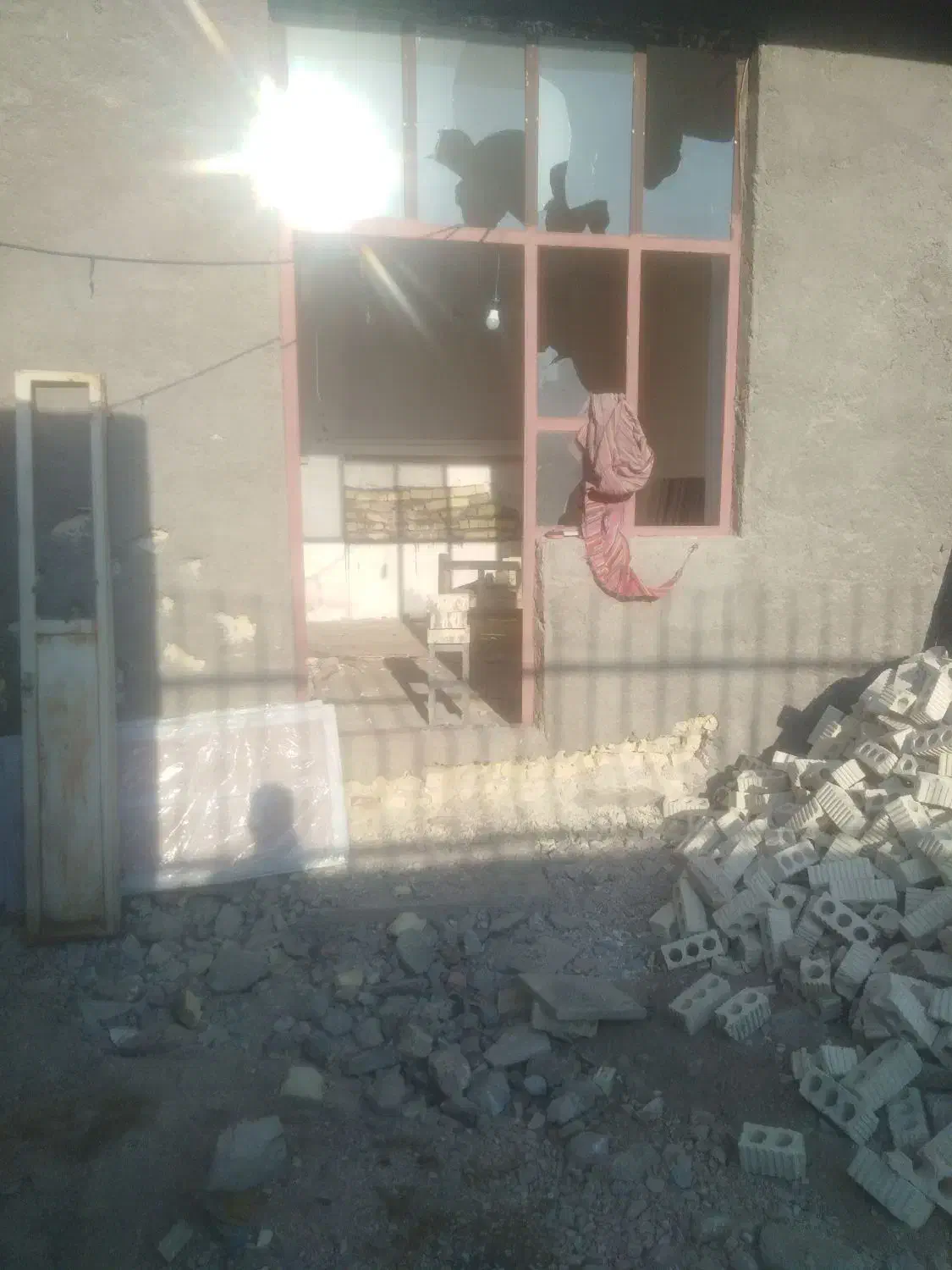 درب سالم|مصالح و تجهیزات ساختمان|استهبان, |دیوار