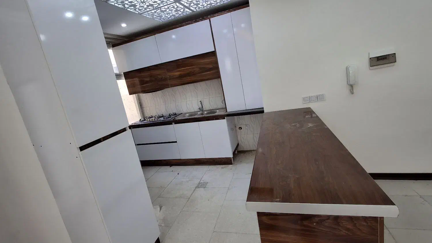 اپارتمان ۸۰ متری/خوش نقشه/قیمت استثنایی|فروش آپارتمان|هشتگرد, شهرک پارسیان|دیوار