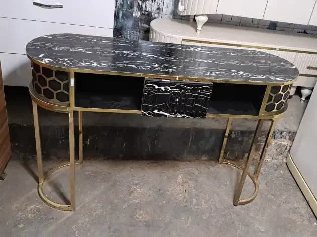 میزناخن|آرایشگاه و سالن‌های زیبایی|سقز, |دیوار