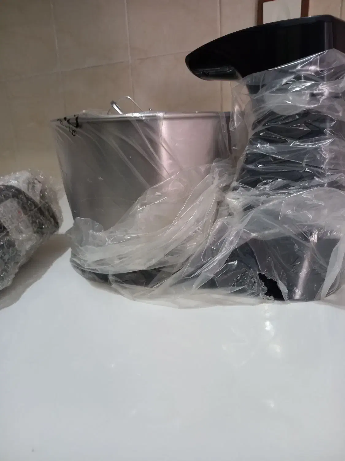 فروش همزن برقی با پایه وکاسه کاملا نو|خردکن، آسیاب، غذاساز|رشت, استقامت ۱|دیوار