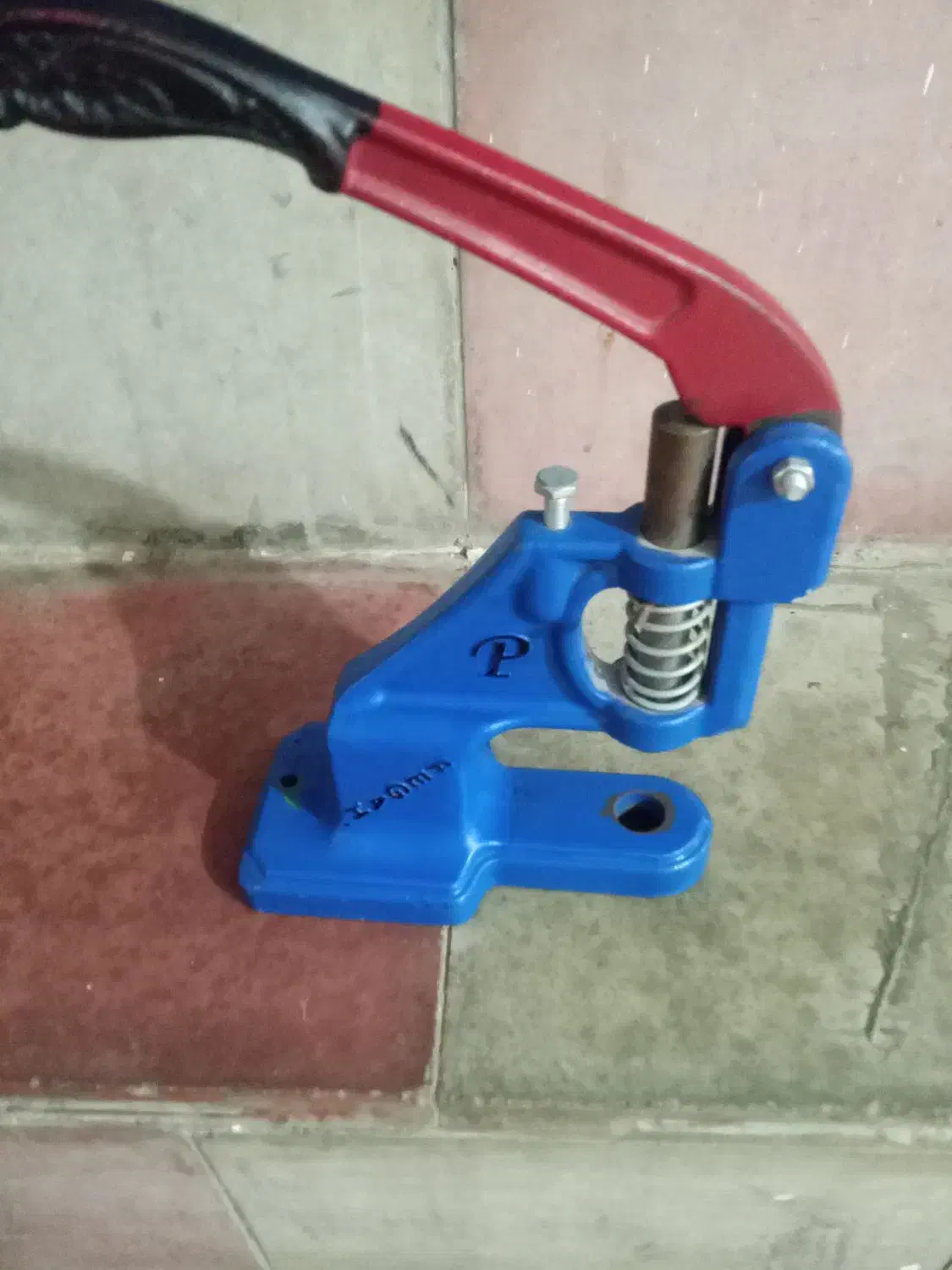 دستگاه دکمه زن|لوازم خیاطی و بافتنی|ارومیه, |دیوار