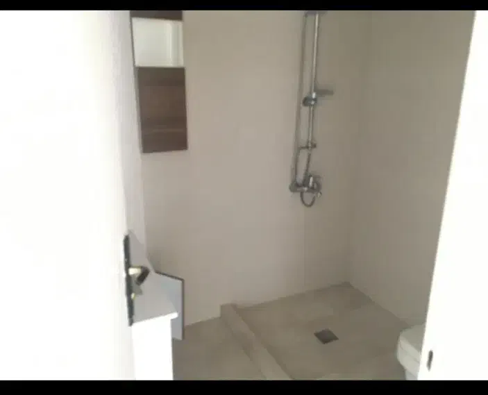 قلهک - ۱۳۵ متر -۳ خواب - رهن کامل و قابل تبدیل