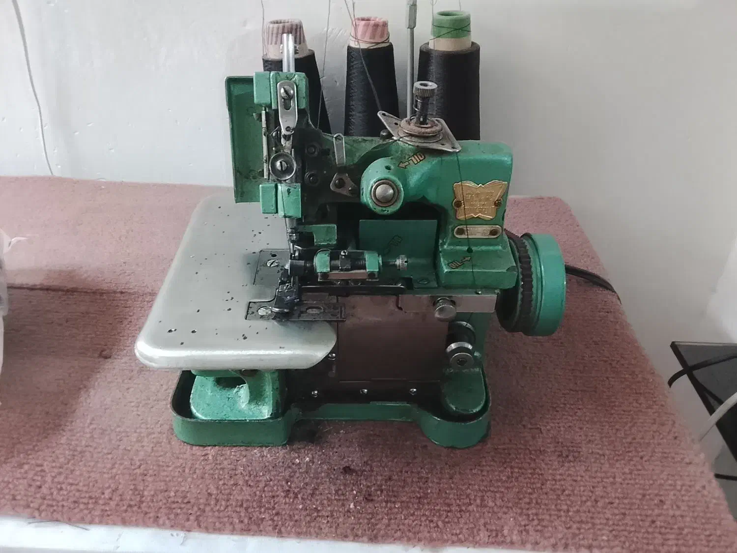 چرخ سردوز پروانه|چرخ خیاطی و ریسندگی|بومهن, |دیوار