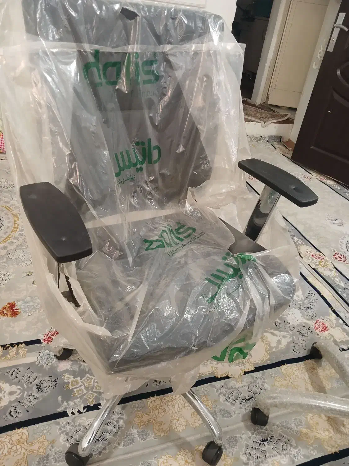 صندلی مدیریتی سالم و نو|دفتر کار|نسیم‌شهر, |دیوار