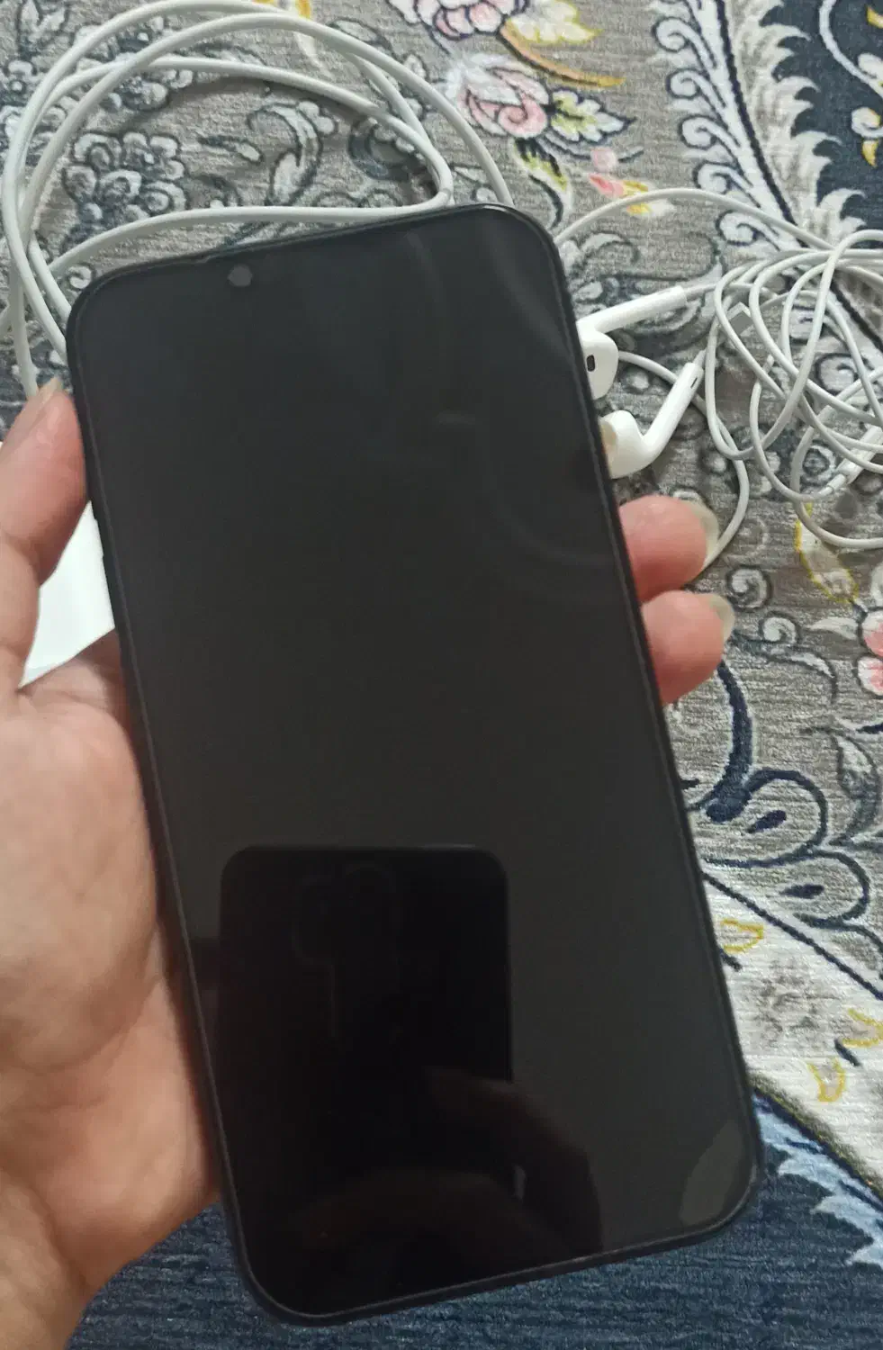 گوشی آیفون 13 با هندزفری و شارژر ، درحد نو بدون خش|موبایل|قم, شاه سید علی|دیوار