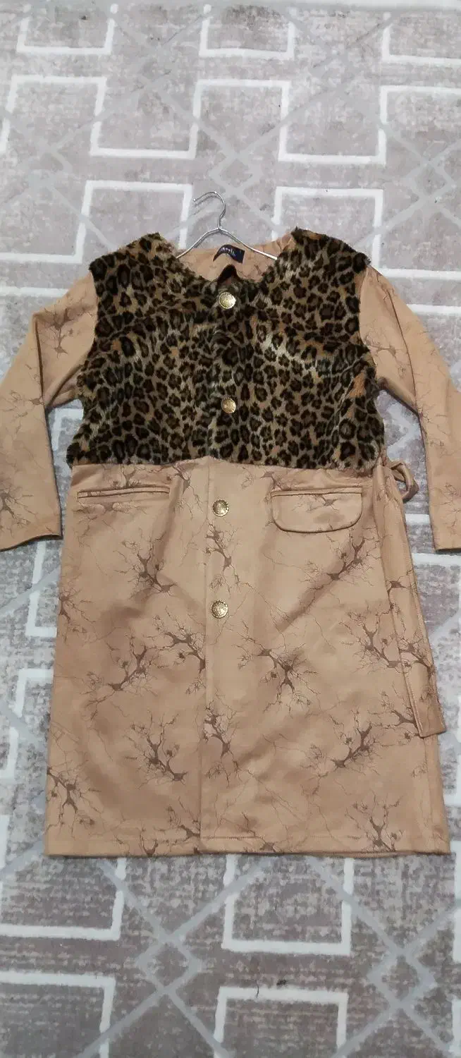 یک عدد پالتو ویک عدد مانتو|لباس|تبریز, |دیوار