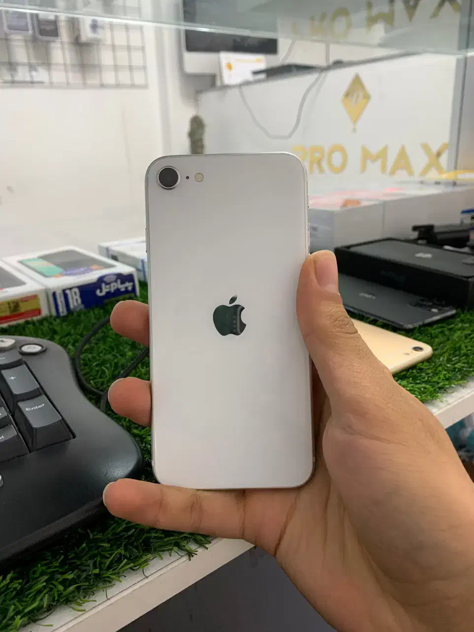 ایفون se2020|موبایل|اراک, |دیوار