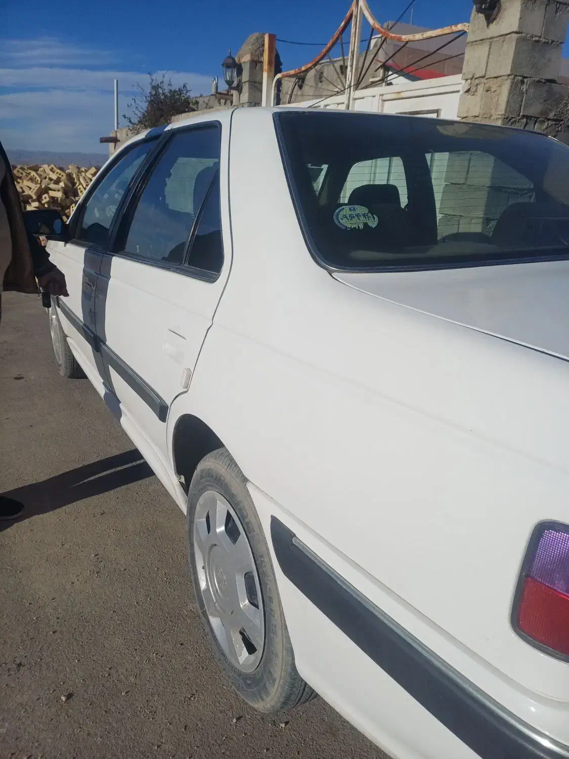 پژوپارس ۴۰۱|خودرو سواری و وانت|چناران, |دیوار