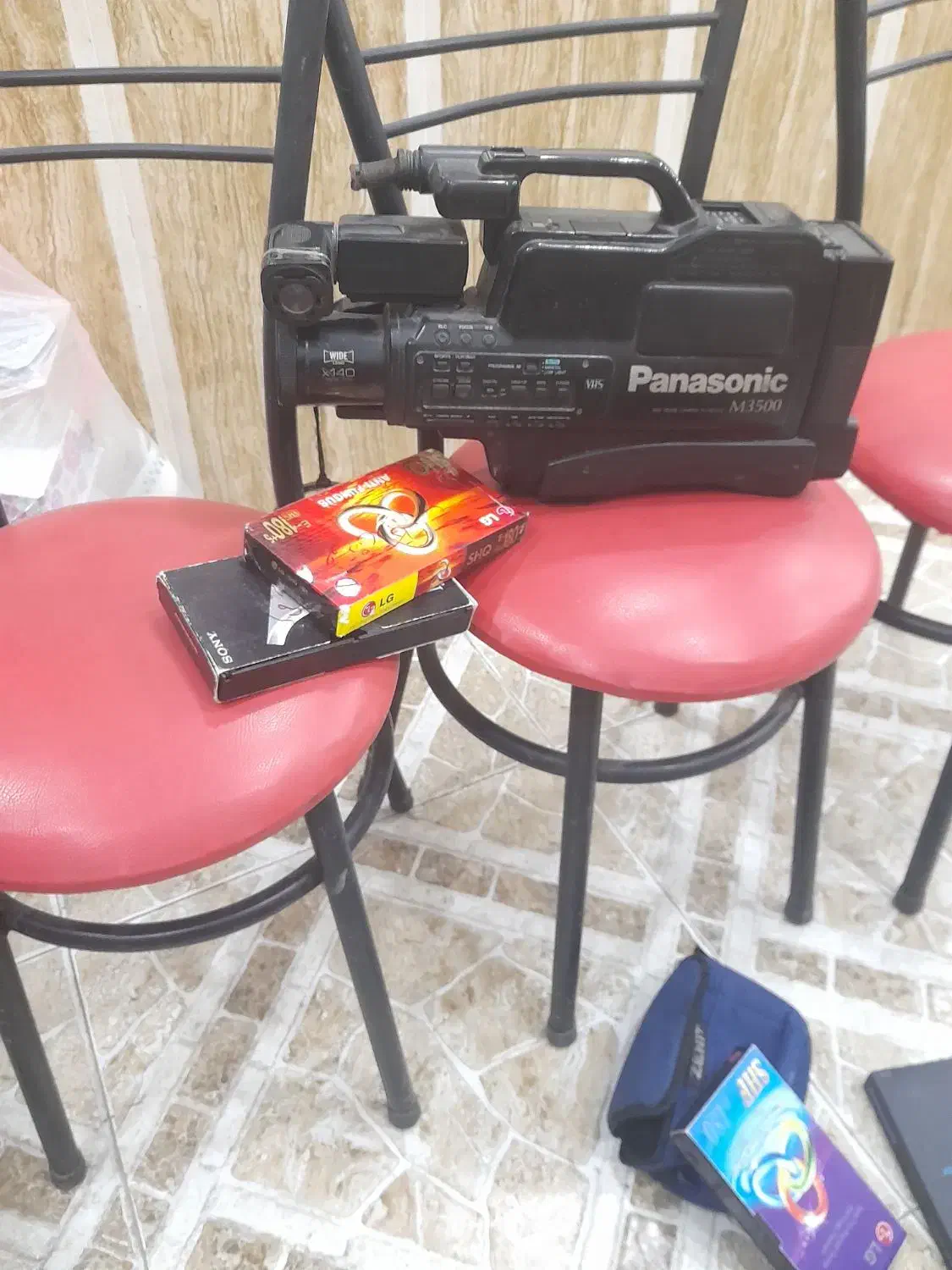 دوربین قدیمی|دوربین عکاسی و فیلم‌برداری|لاهیجان, شهرک سلمان فارسی|دیوار