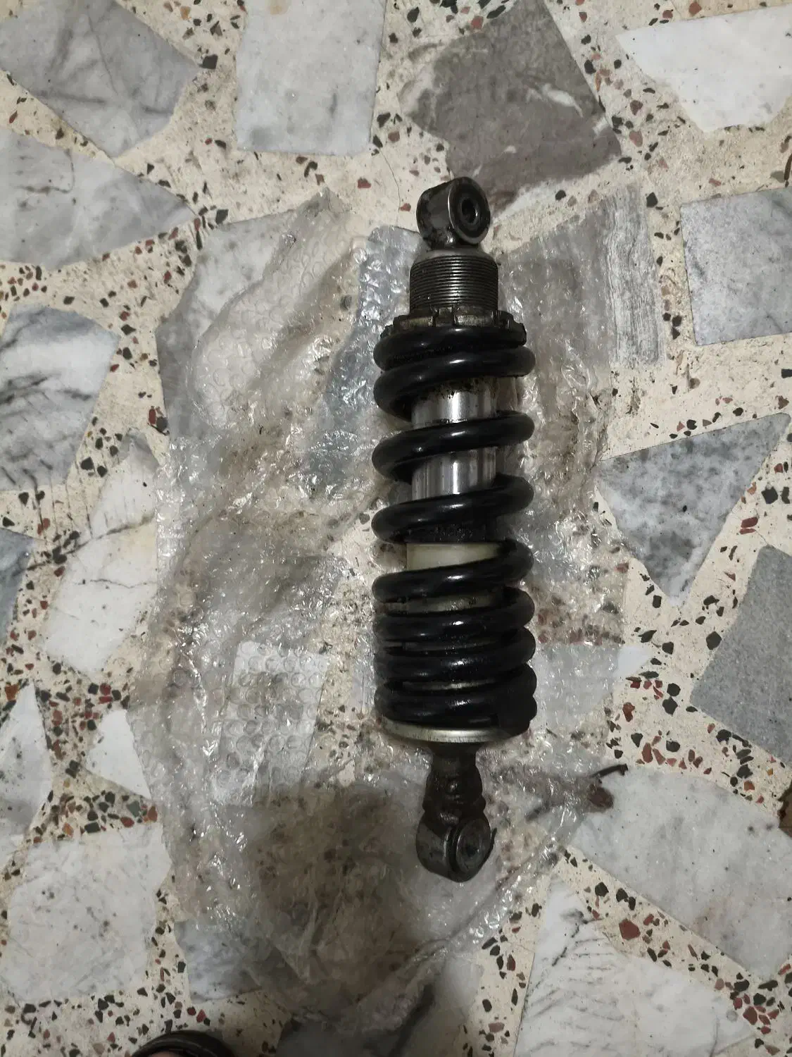 کمک فنر بنلی ریس،خطر عقب بنلی ریس،باک مگلی|قطعات یدکی و لوازم جانبی|رشت, شهرک قدس|دیوار