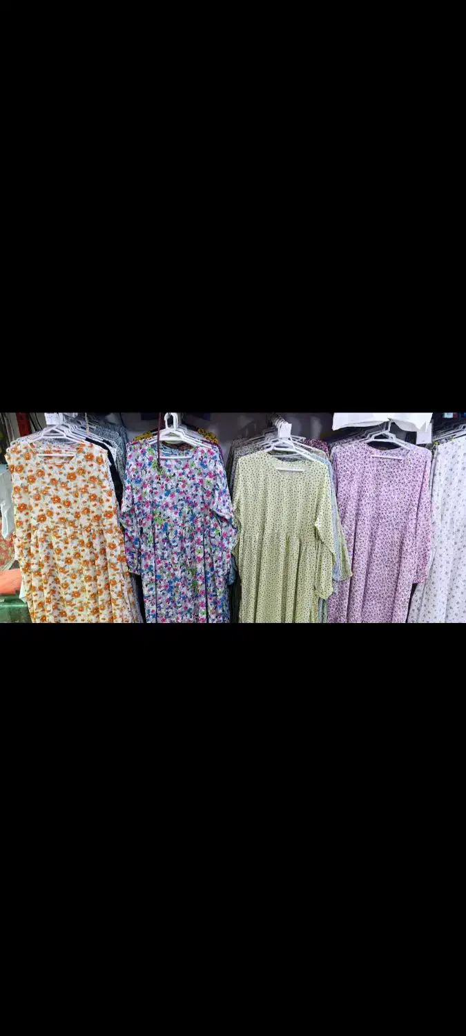 فروش تعداد 1000 تکه لباس به دلیل تغییرشغل قیمت 300|لباس|بندرعباس, |دیوار