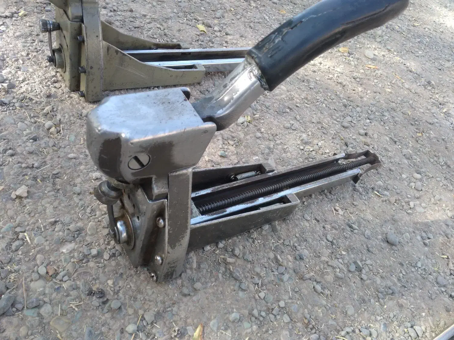 منگنه کارتن|ابزارآلات|قرچک, میرزائی جنوبی|دیوار