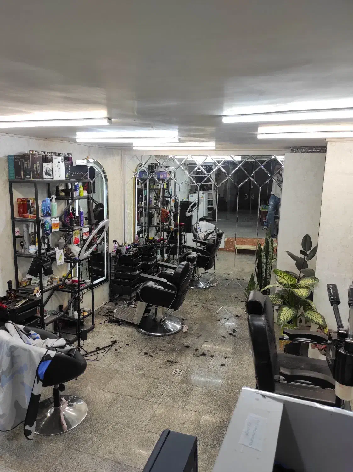 استخدام دو آرایشگر ماهر با مشتری|استخدام درمانی، زیبایی، بهداشتی|دامغان, |دیوار