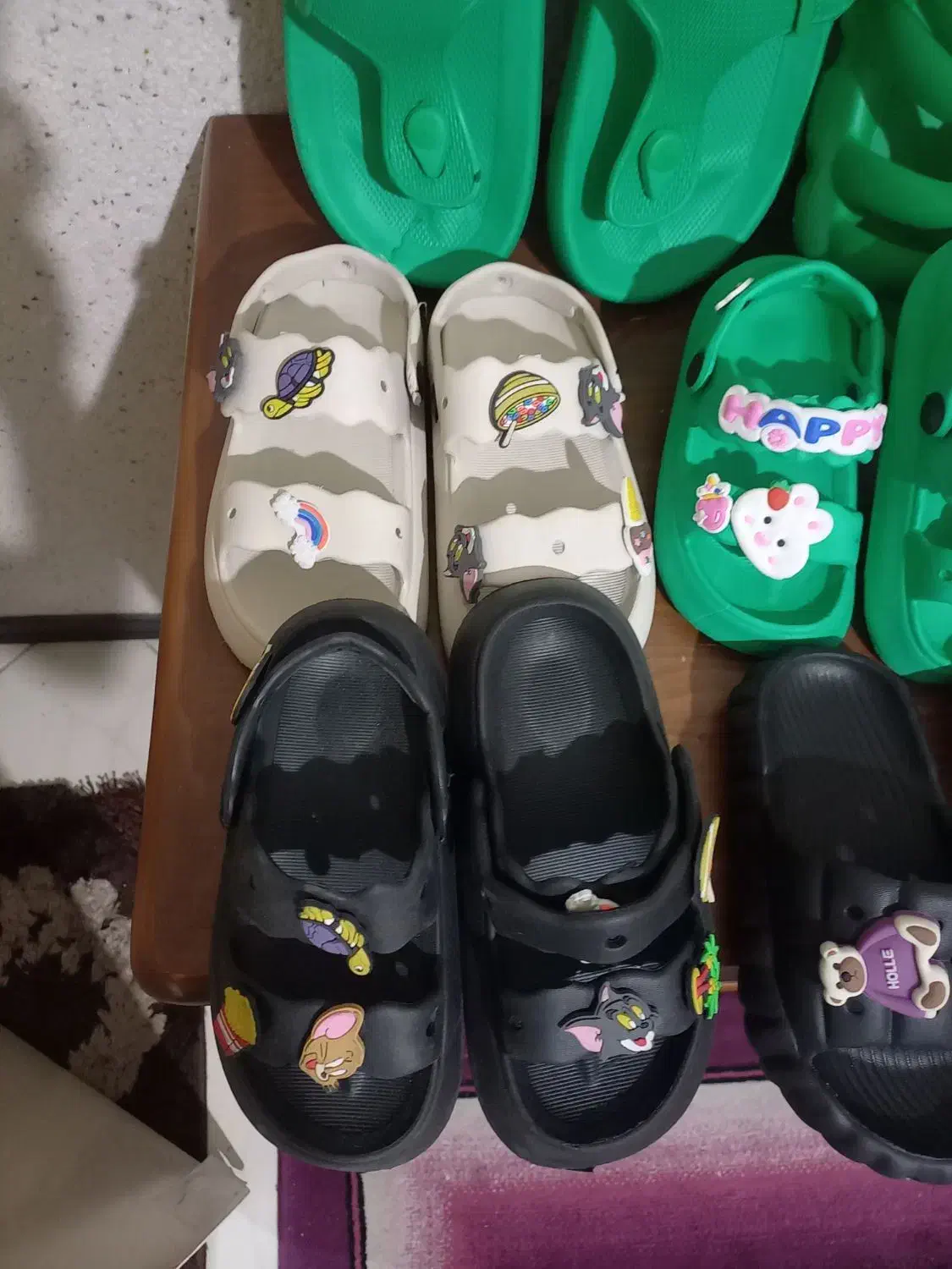 دمپایی|کیف، کفش، کمربند|پرند, فاز ۶|دیوار