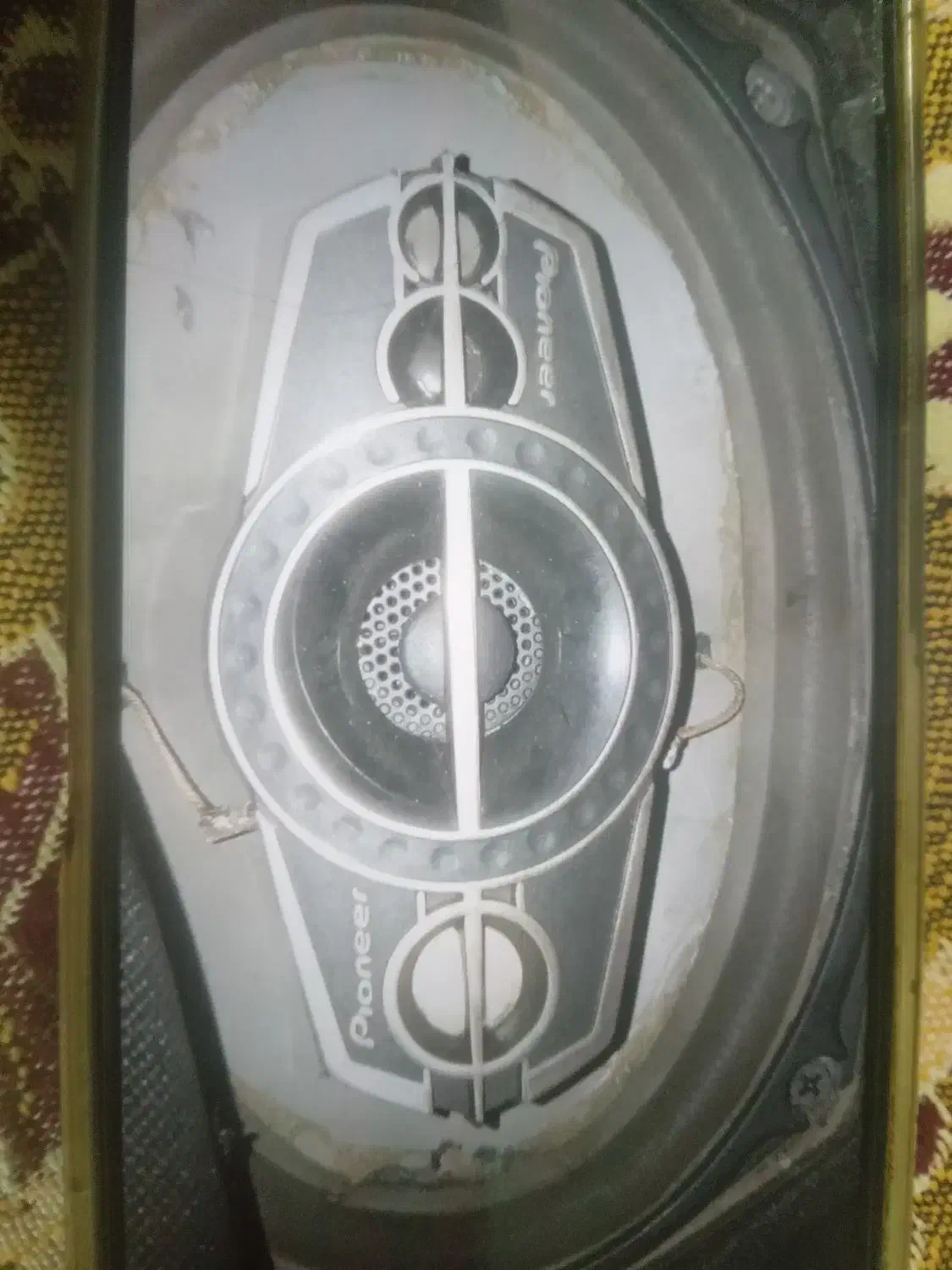 باند پایونر|صوتی و تصویری|مشهد, بلال|دیوار