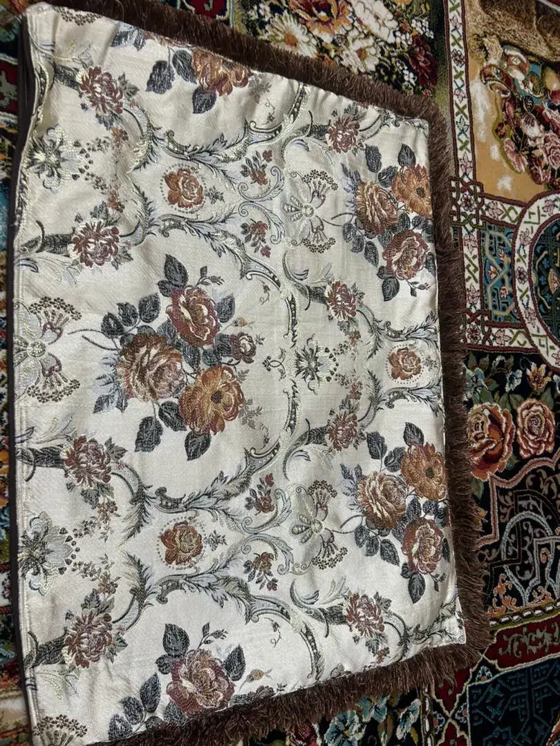 ۱۲ تا روبالشی و ۳ تا کناری  کاملا سالم و در حد نو|رختخواب، بالش، پتو|جهرم, |دیوار