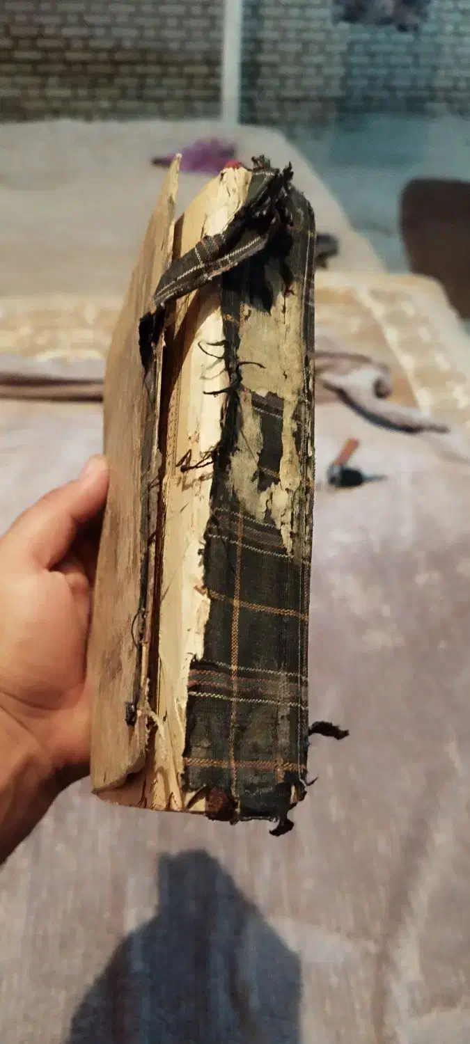 قرآن قدیمی|کلکسیون اشیاء عتیقه|نشتارود, |دیوار