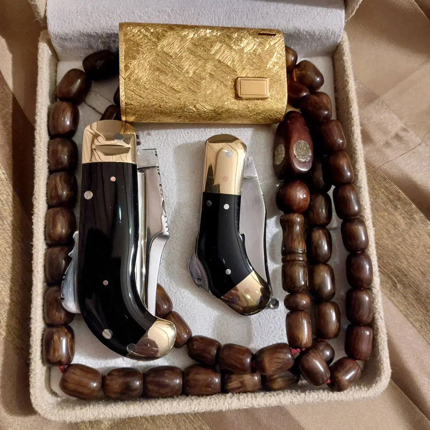 چاقو ، فندک و تسبیح گردنبند کلکسیونی|کلکسیون اشیاء عتیقه|شیراز, سینما سعدی|دیوار