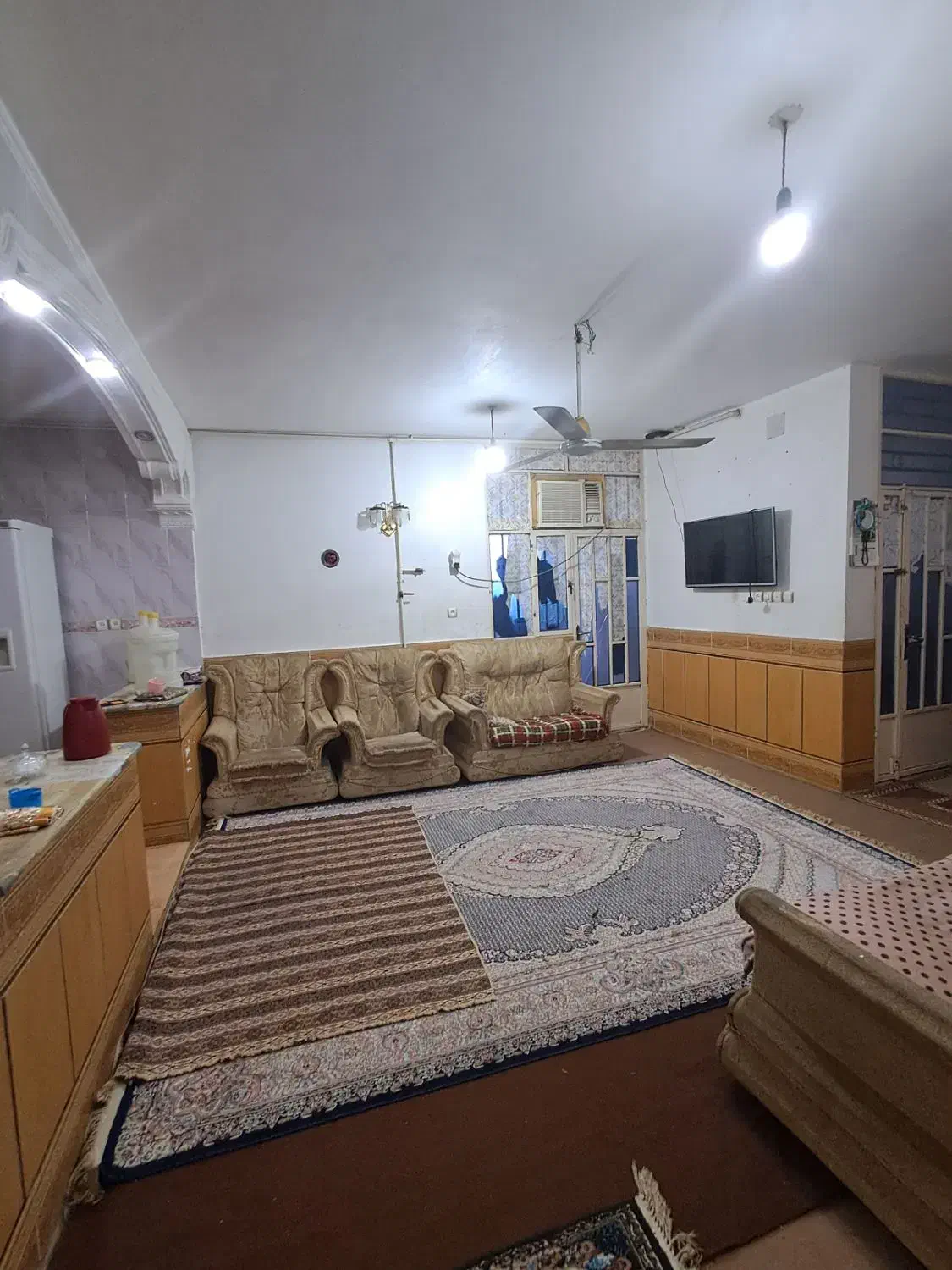 طبقه بالا انتهای نیرو ۱۲۰متر فروشی|فروش آپارتمان|شوشتر, |دیوار