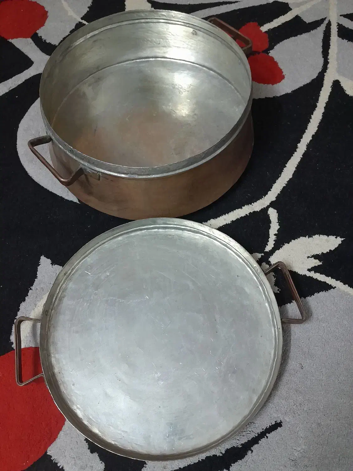 دیگ مسی قدیمی|ظروف پخت‌وپز|یزد, |دیوار