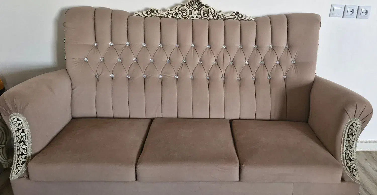 مبل کلاسیک در حد نو|مبلمان خانگی و میز عسلی|صائین قلعه, |دیوار