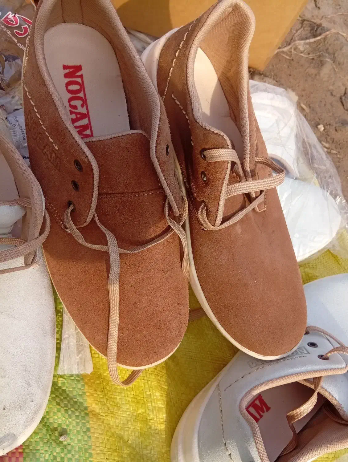 کفش|کیف، کفش، کمربند|خسروشاه, |دیوار