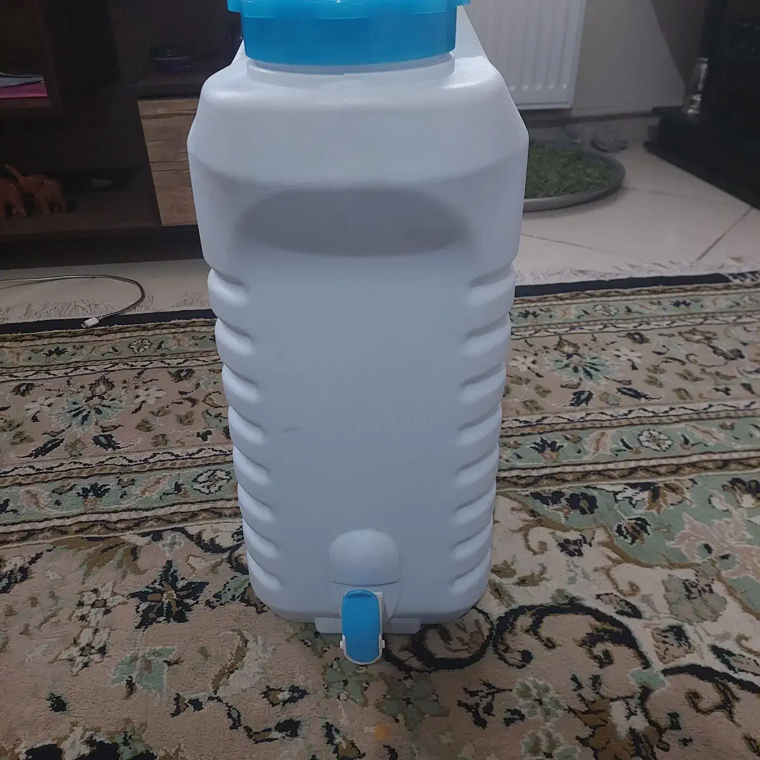 گالن آب ۲۰ لیتری شیردار نو|ظروف نگهدارنده، پلاستیکی، یکبارمصرف|شیراز, سفیرشمالی|دیوار