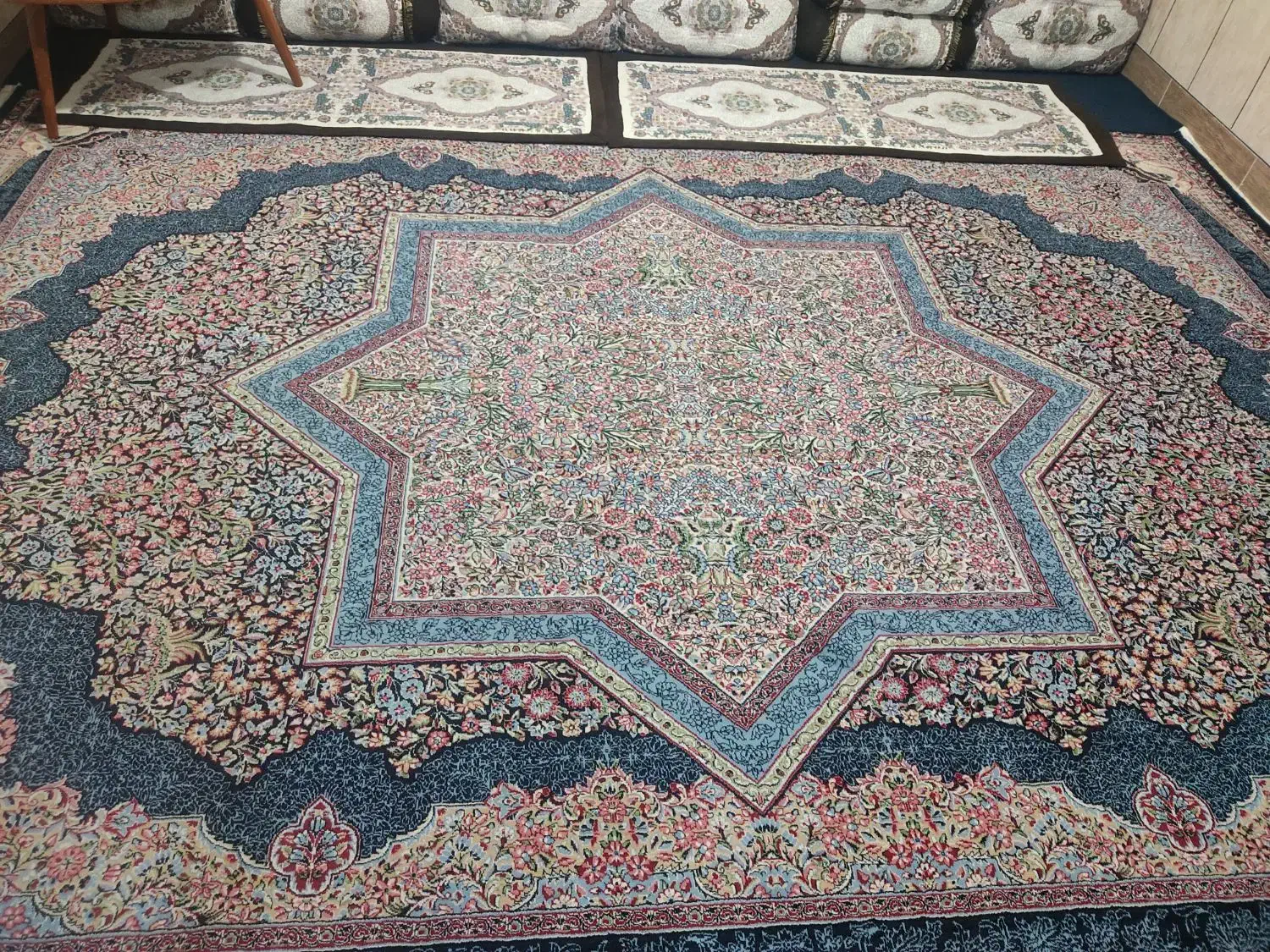 فرش ۱۲ متری|فرش|خرم‌آباد, |دیوار