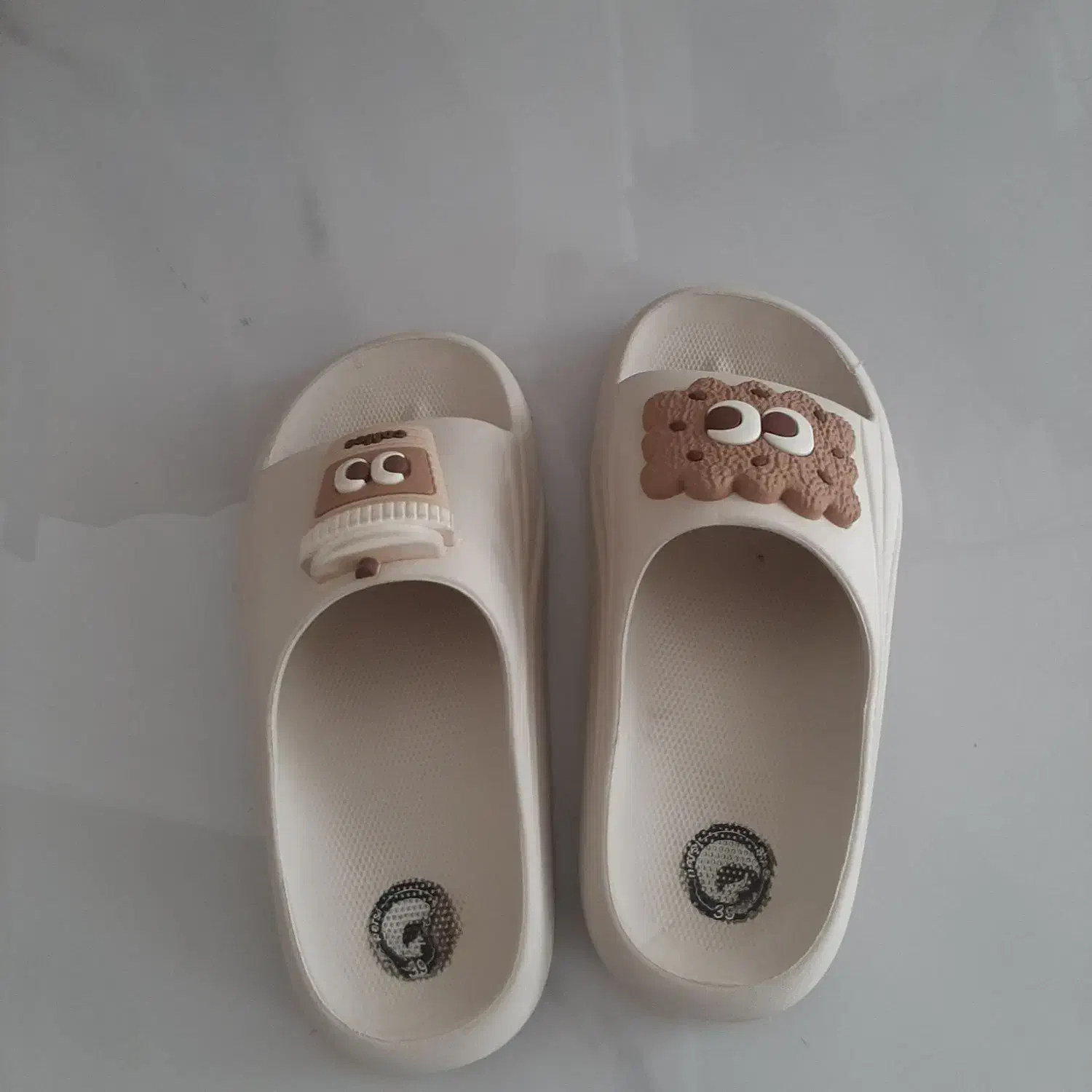 دمپایی رو فرشی|کیف، کفش، کمربند|اراک, |دیوار