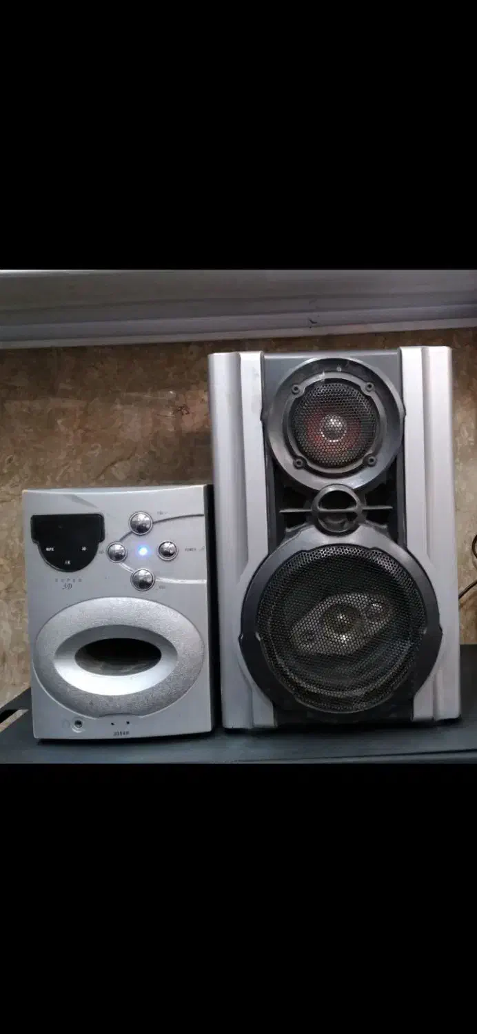 باند|صوتی و تصویری|ری, اقدسیه|دیوار