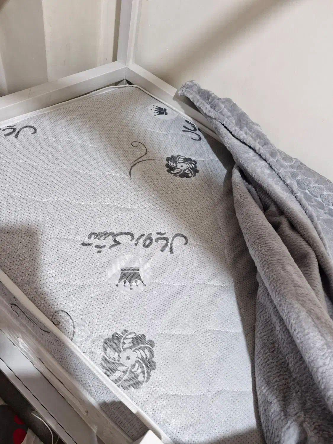 خوشخواب نوجوان رویال اصل کاملا سالم|تشک تختخواب|تهران, جوادیه|دیوار