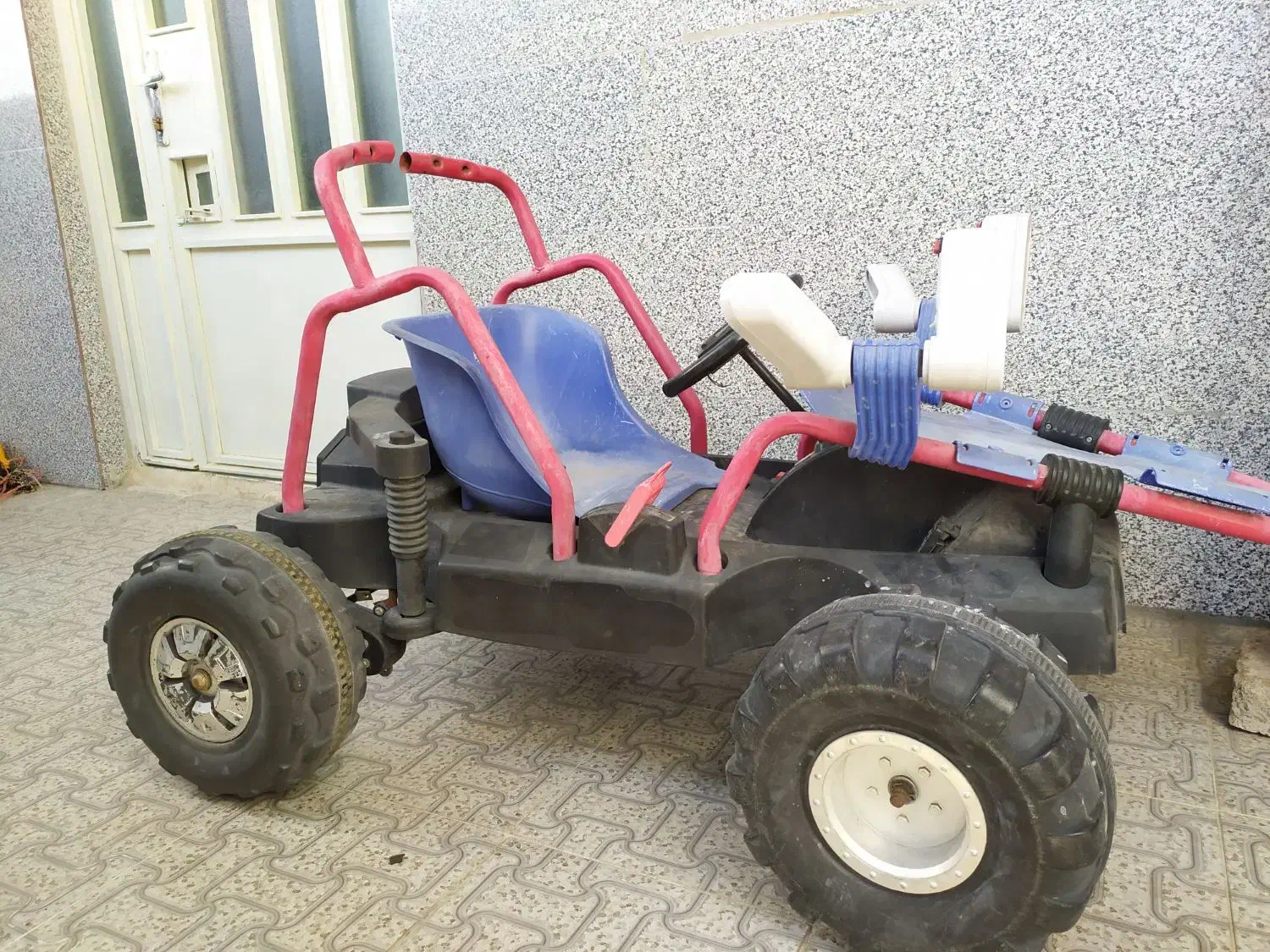 ماشین شارژی دو موتوره|اسباببازی بچه|خرمآباد, |دیوار