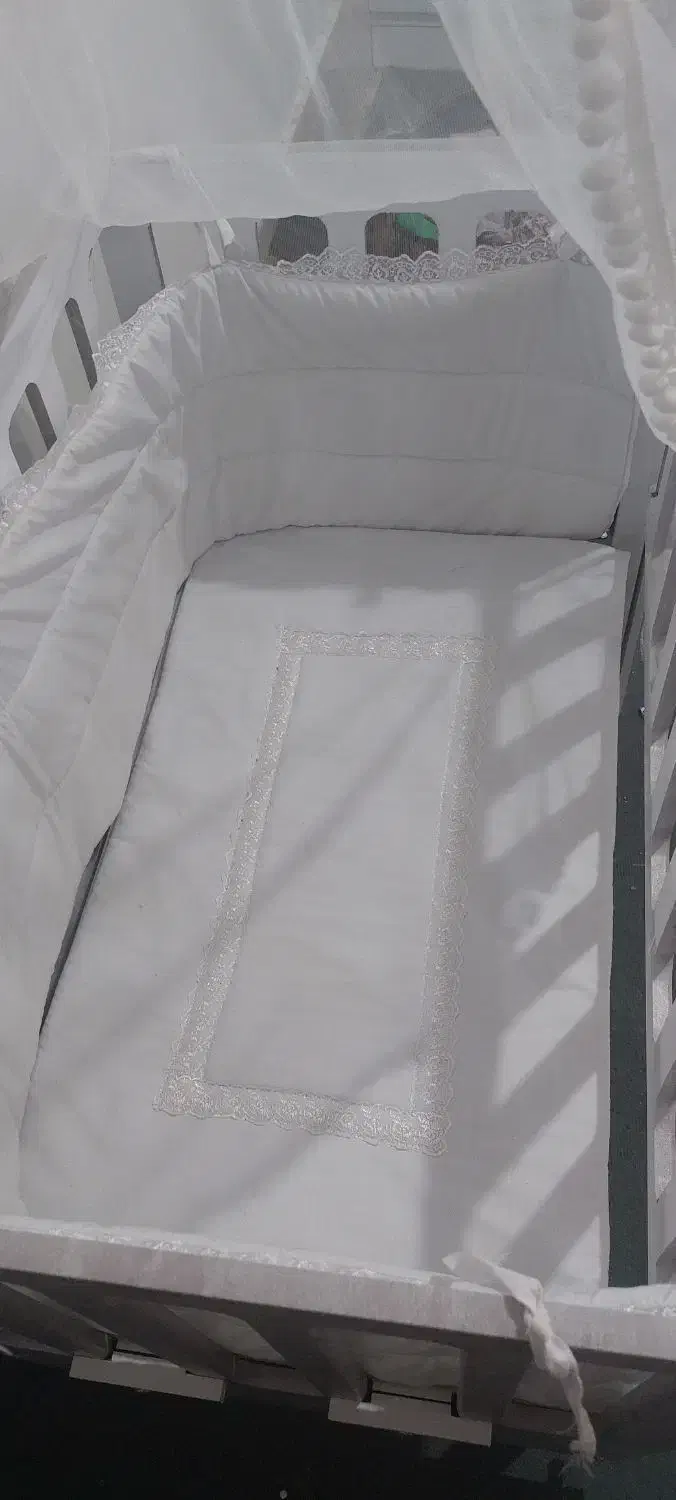 تخت کنار مادر|تخت و صندلی بچه|شیراز, شهدای شهرک سعدی|دیوار