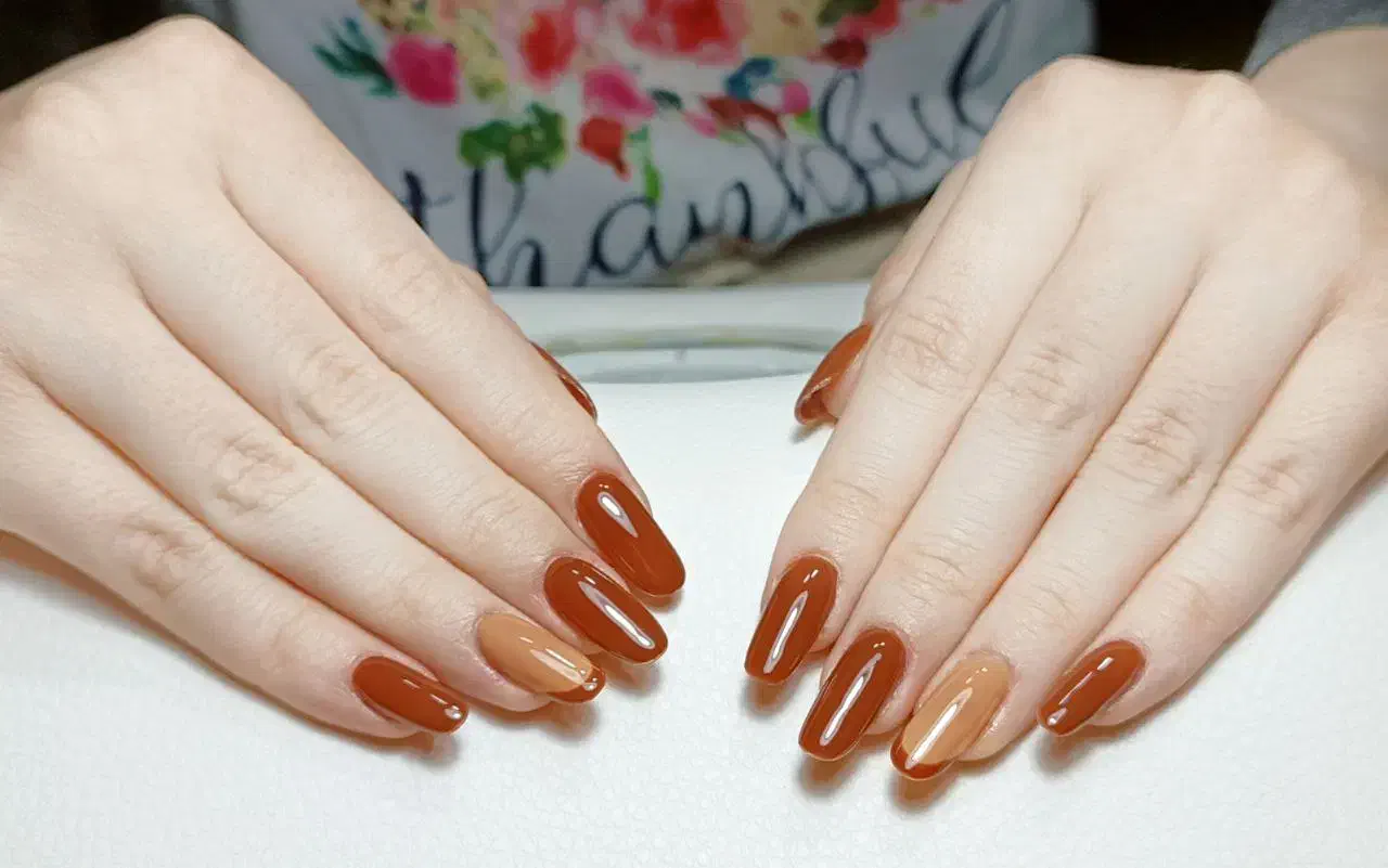 مدل مژه و ناخن برای تکمیل آلبوم|خدمات آرایشگری و زیبایی|خرم‌آباد, |دیوار