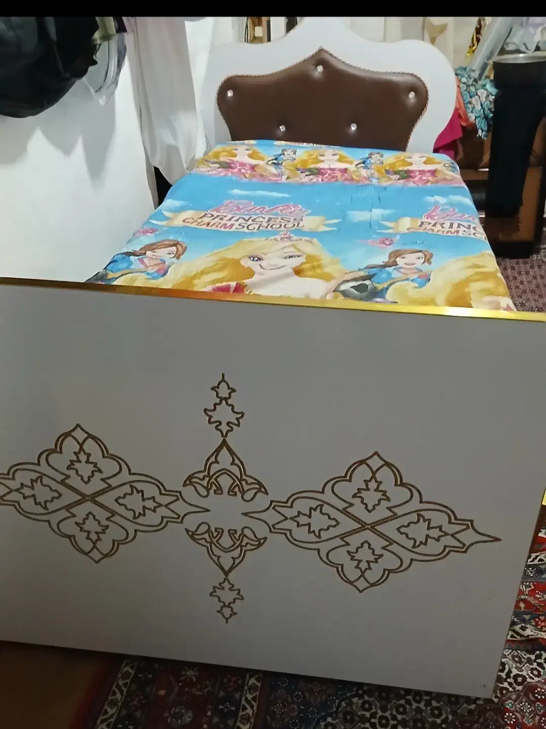 تخت وتشک یک نفره بزرگسال|تخت و سرویس خواب|لاهیجان, لیل|دیوار