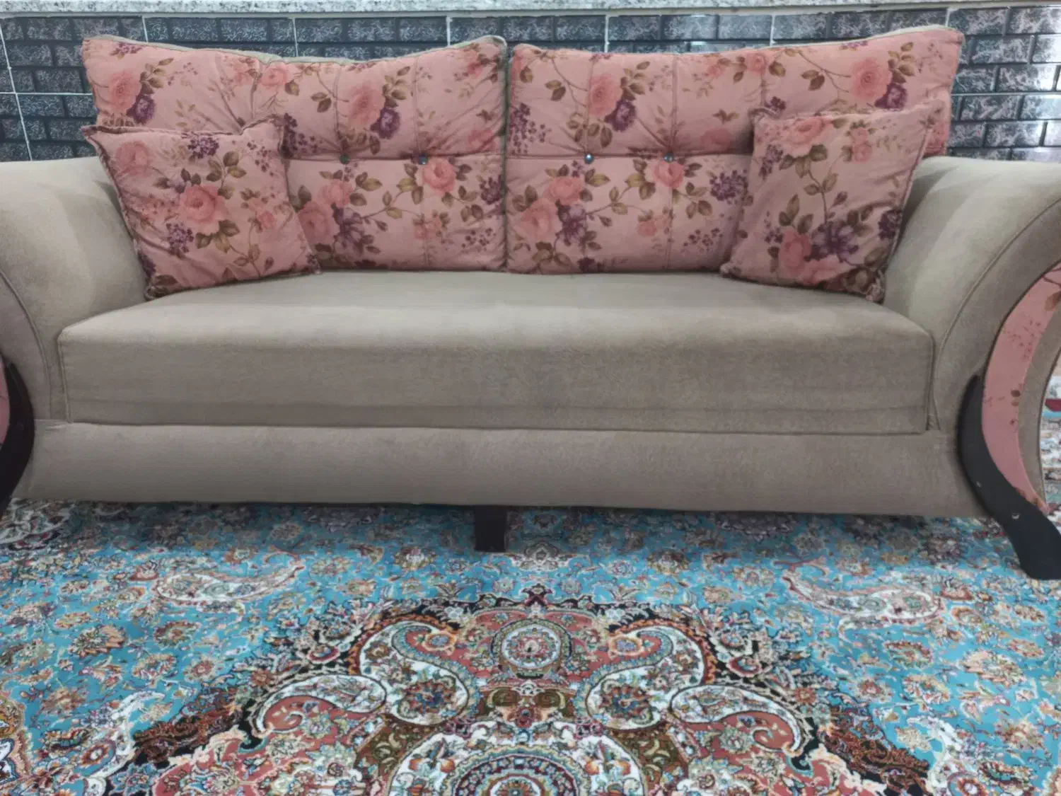 مبل ۷ نفره به همراه ۴ عدد عسلی|مبلمان خانگی و میز عسلی|سنقر, |دیوار