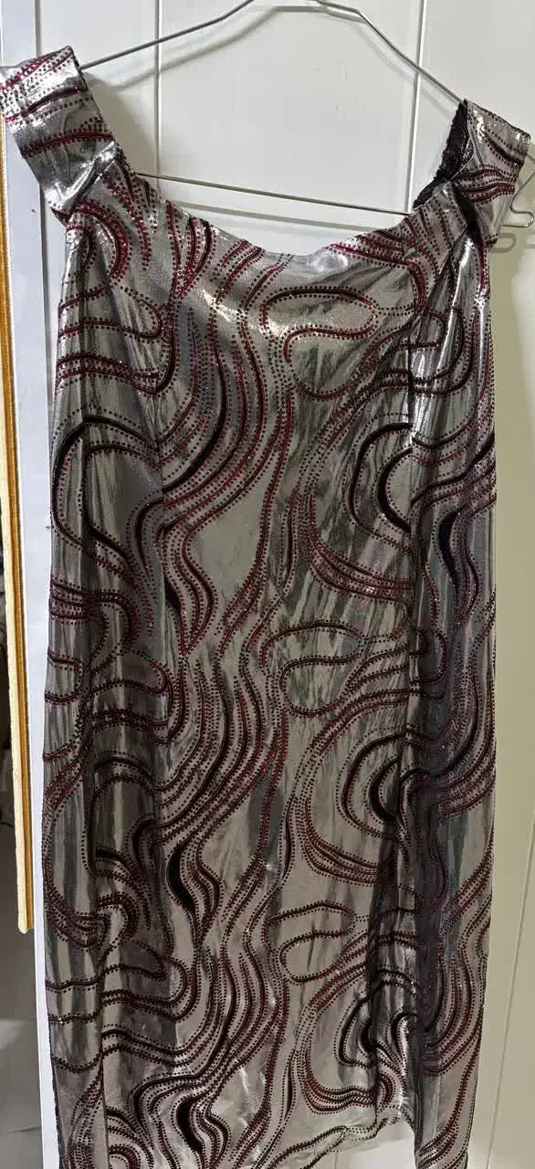 پیراهن مجلسی|لباس|مشهد, تربیت (صدف)|دیوار